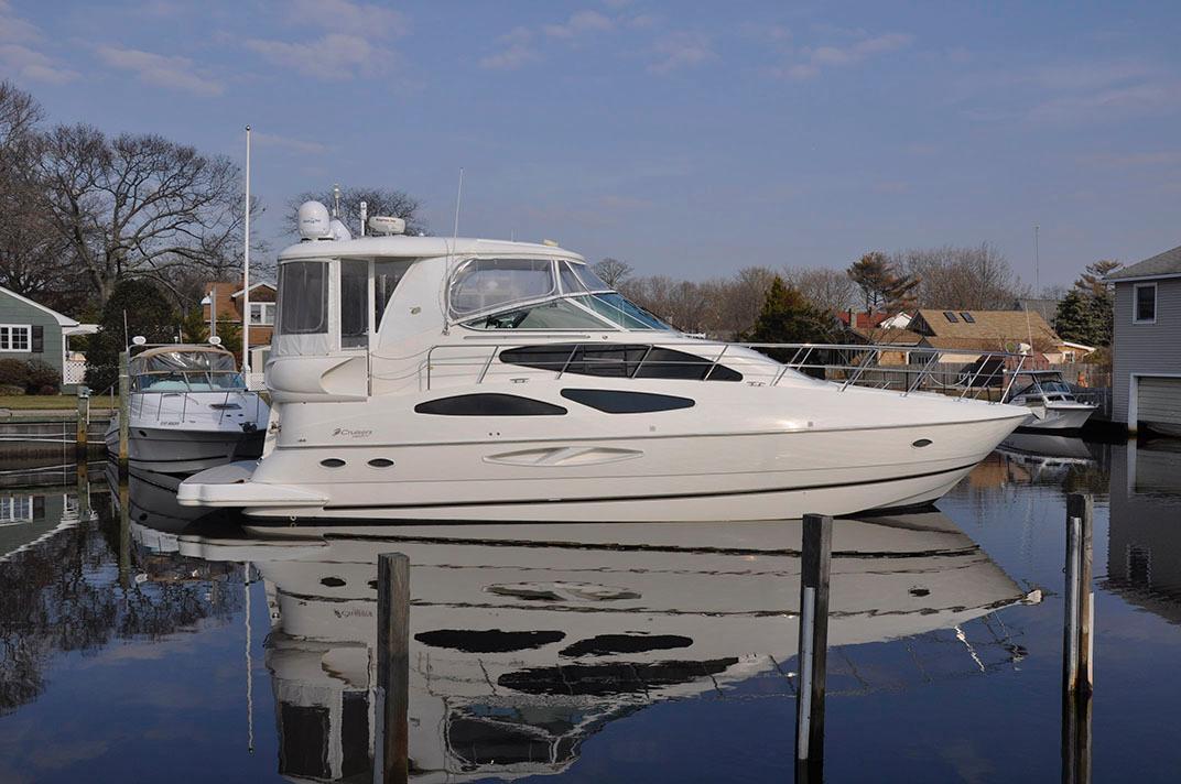 Cruisers Yachts 455 Express Motoryacht 101 Hrs, Lindenhurst