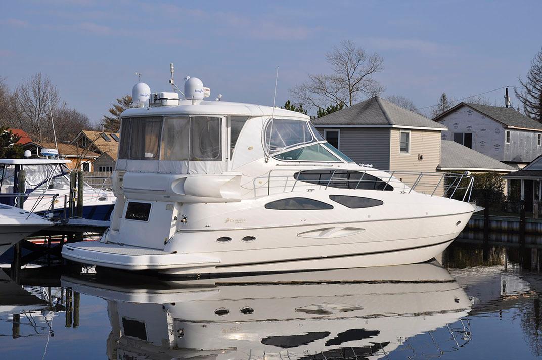 Cruisers Yachts 455 Express Motoryacht 101 Hrs, Lindenhurst