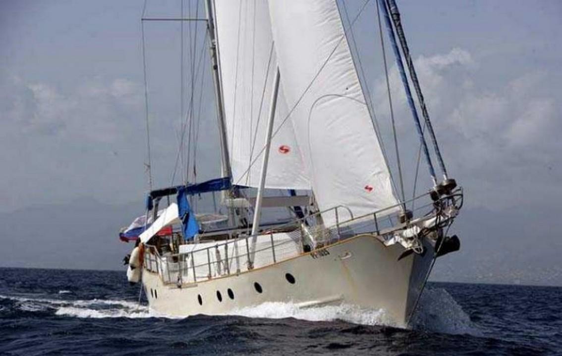 Double Masted Ketch Rig Ian Ross Designed, Traveling to Caribbean