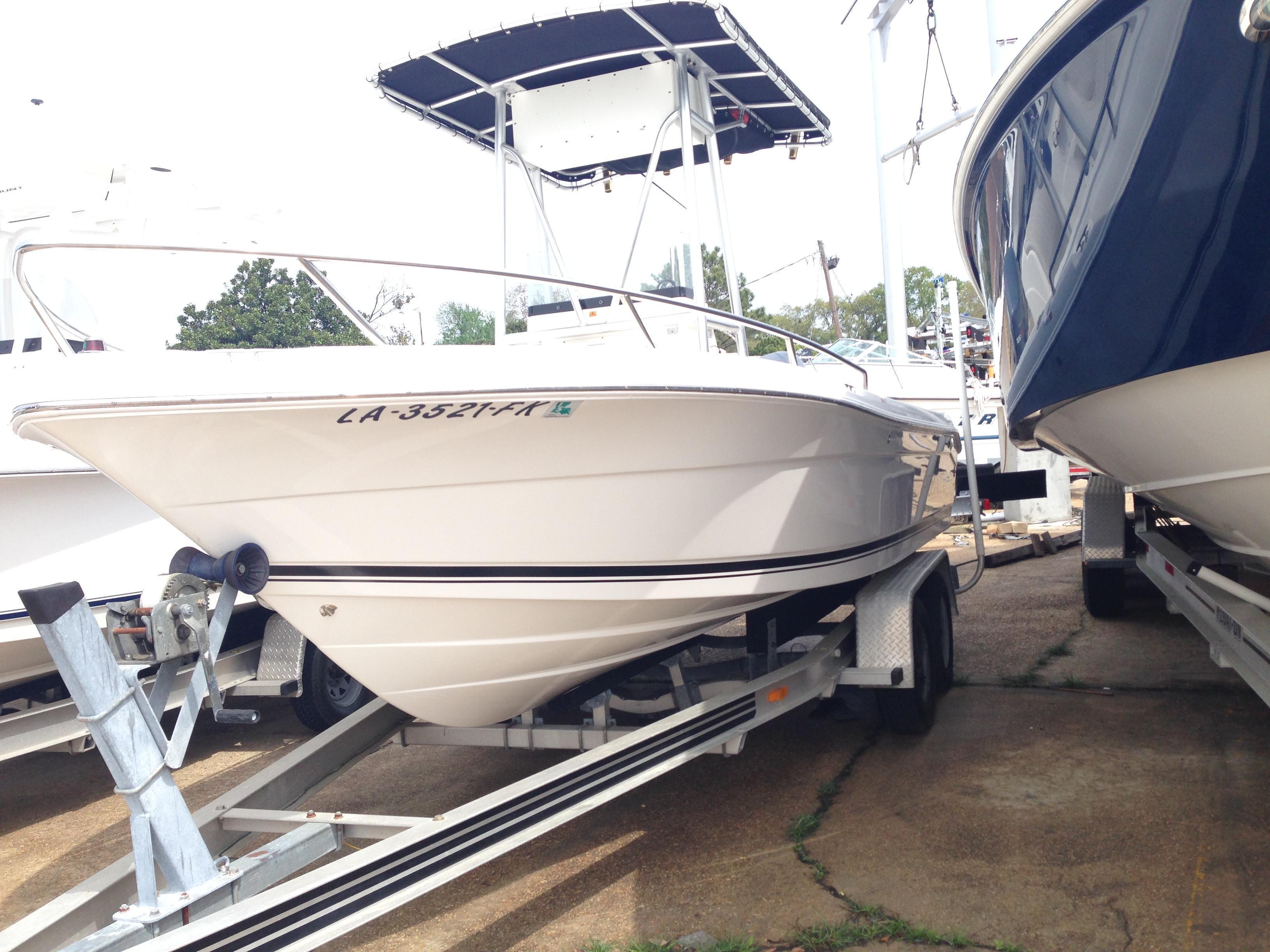 Robalo R200 Center Console, Madisonville
