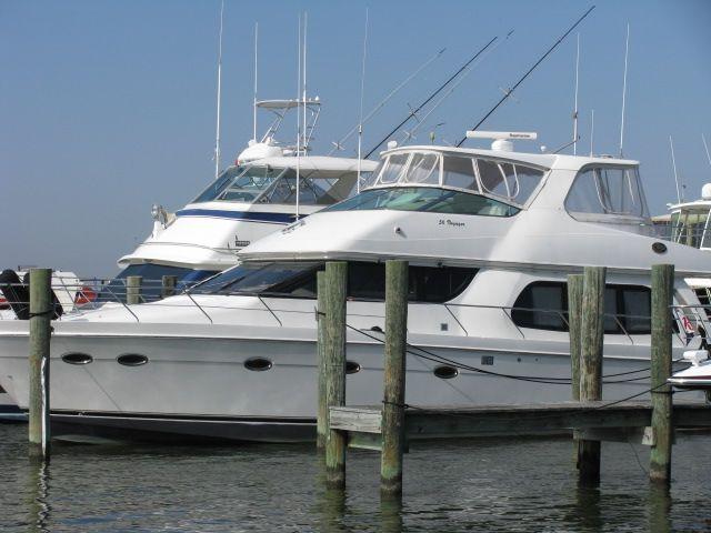 Carver Voyager Pilothouse, Kent Island