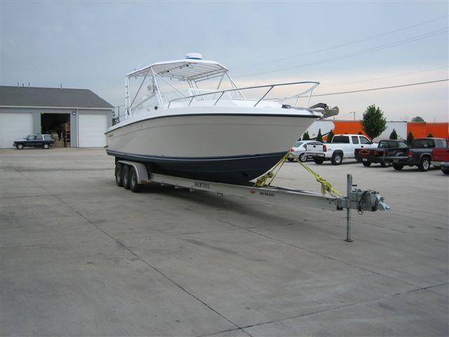 Contender 35 Side Console, Huron