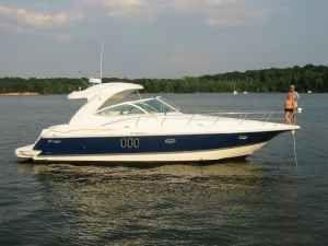 Cruisers Yachts 400 Express, Woodbridge