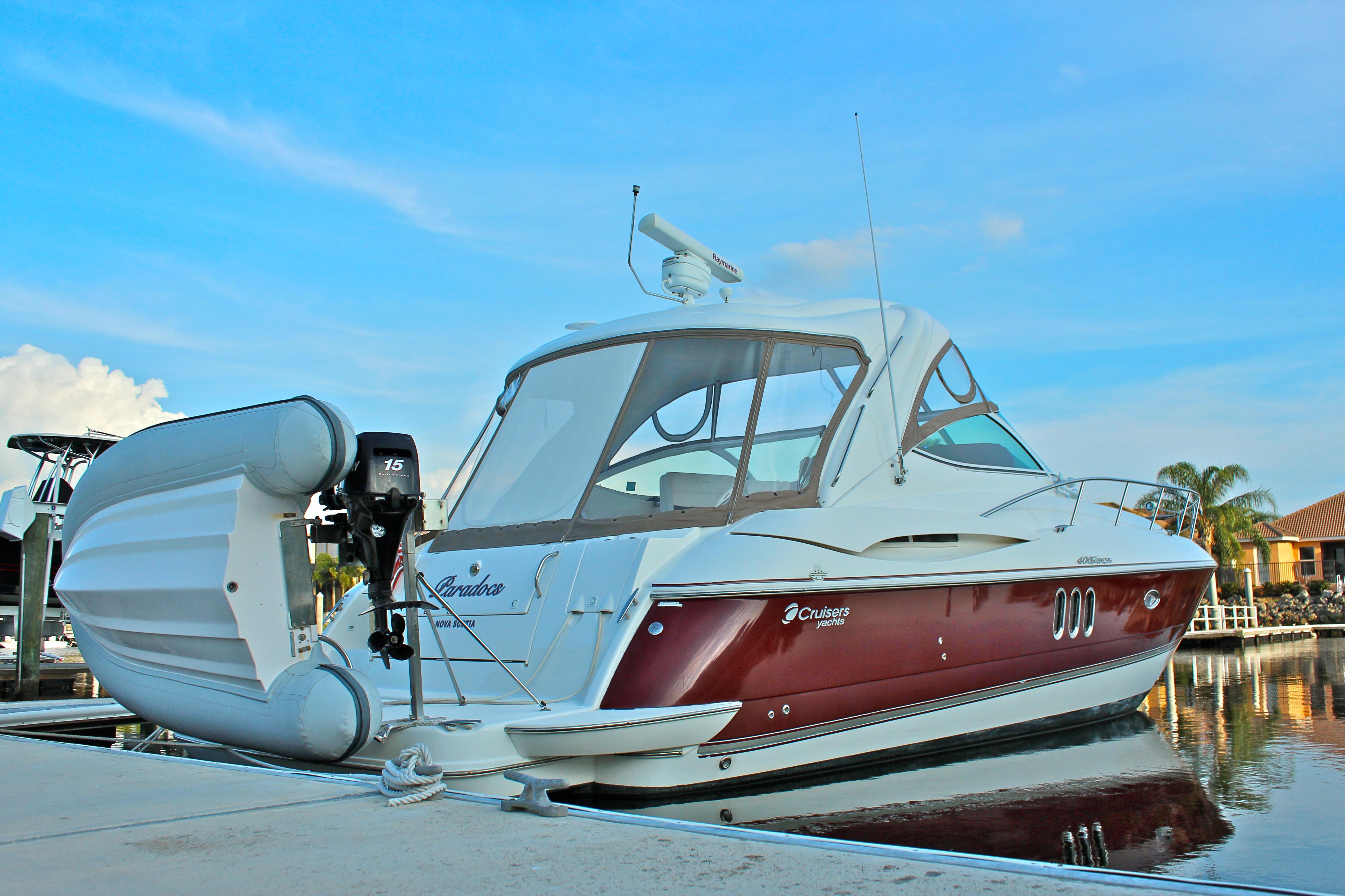 Cruisers Yachts 400 Express, Palmetto