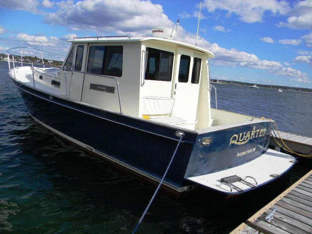 Legacy Yachts 40 Sedan, Onset Bay