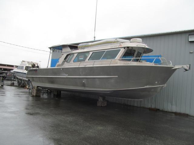 Lifetimer Boats INC 3450 Sportfisher