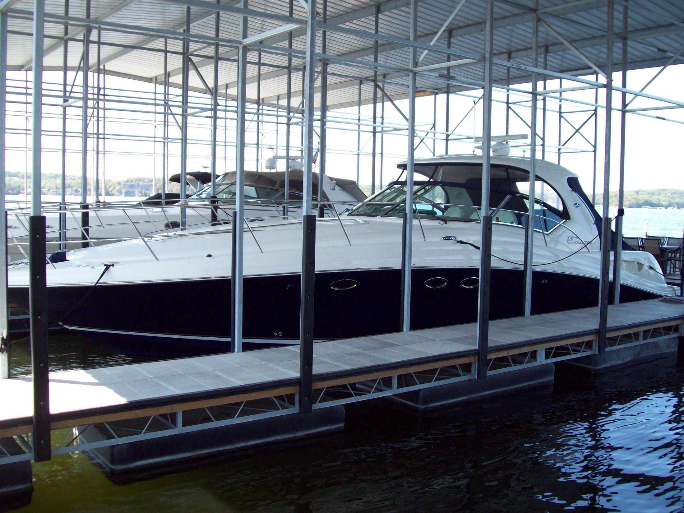 Sea Ray 420 Sundancer, Osage Beach