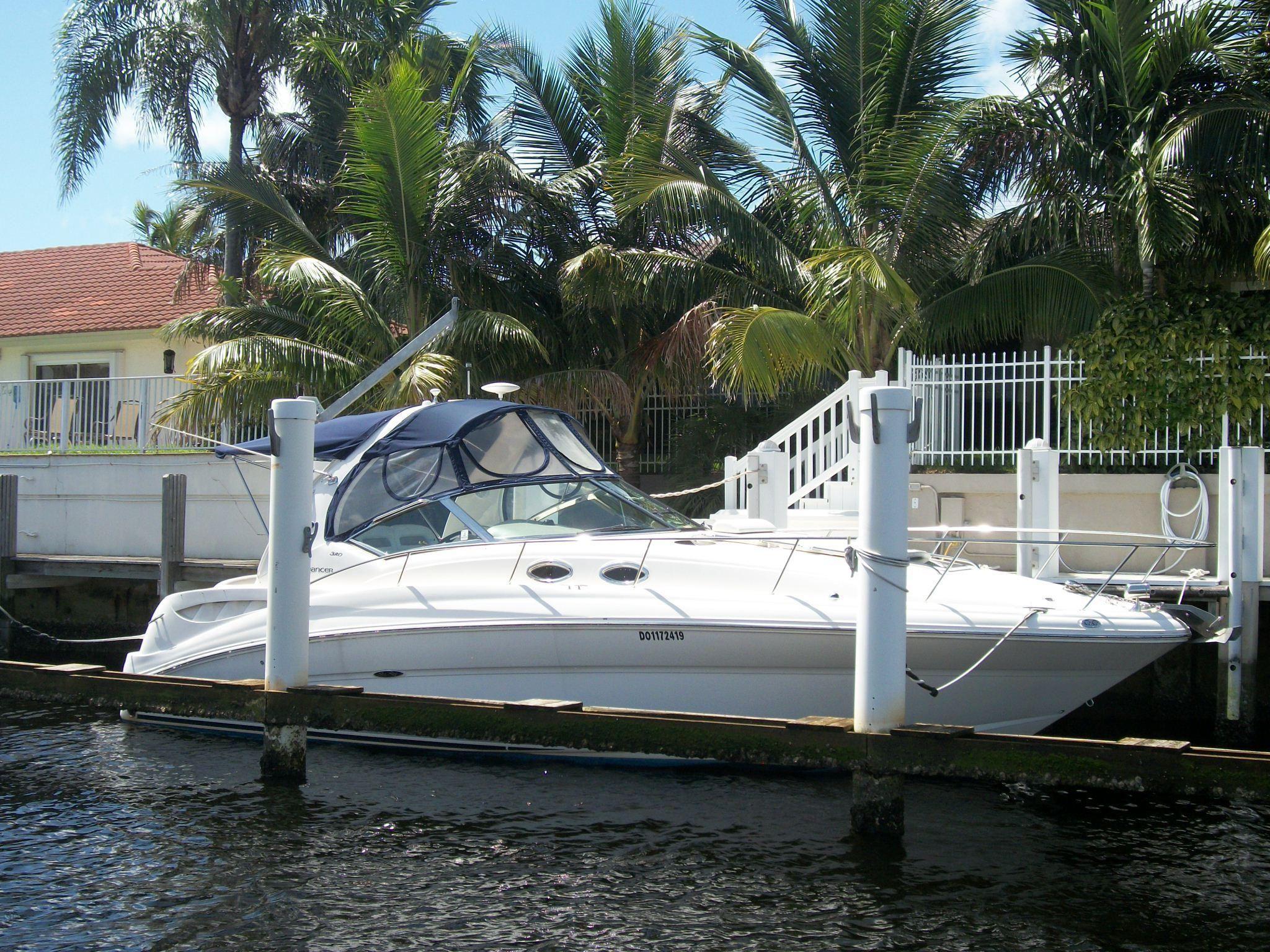 Sea Ray Sundancer 320 32', Miami