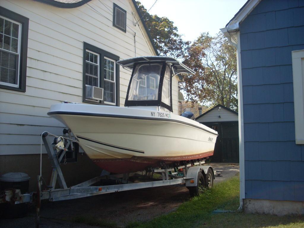 Angler 204 Center Console