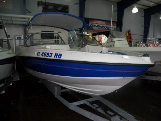 Bayliner 225 BOW RIDER, Clearwater