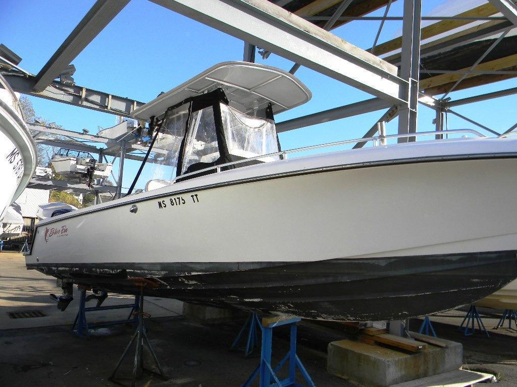 Blue Fin Yachts Pro Fish 250 CC, Onset Bay