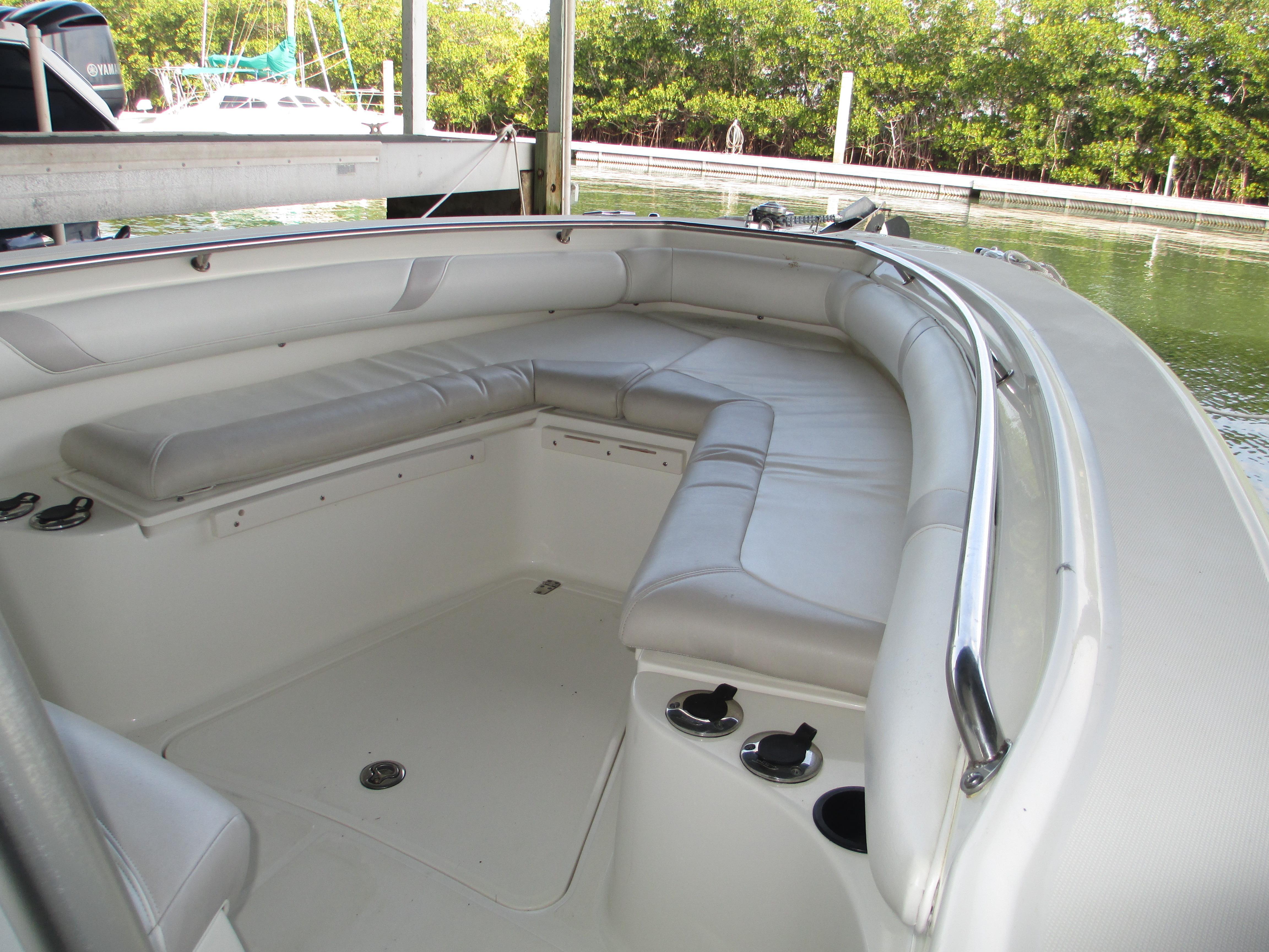 Boston Whaler 27 OUTRAGE, St. Petersburg