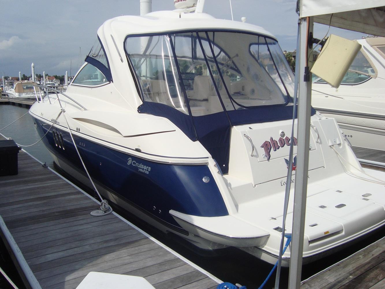 Cruisers Yachts 420 Express, League City