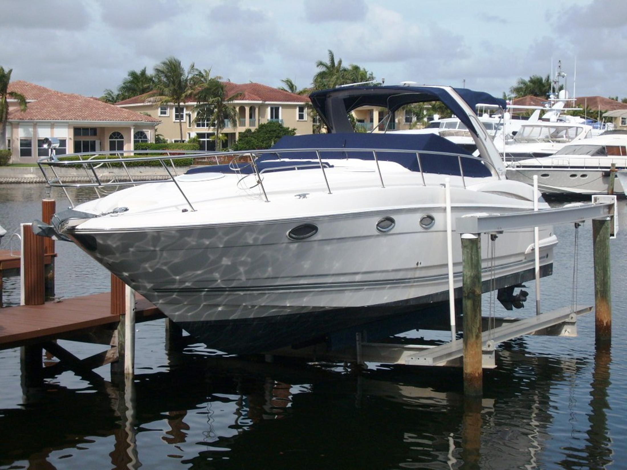 Monterey 350 Sport Yacht, North Miami