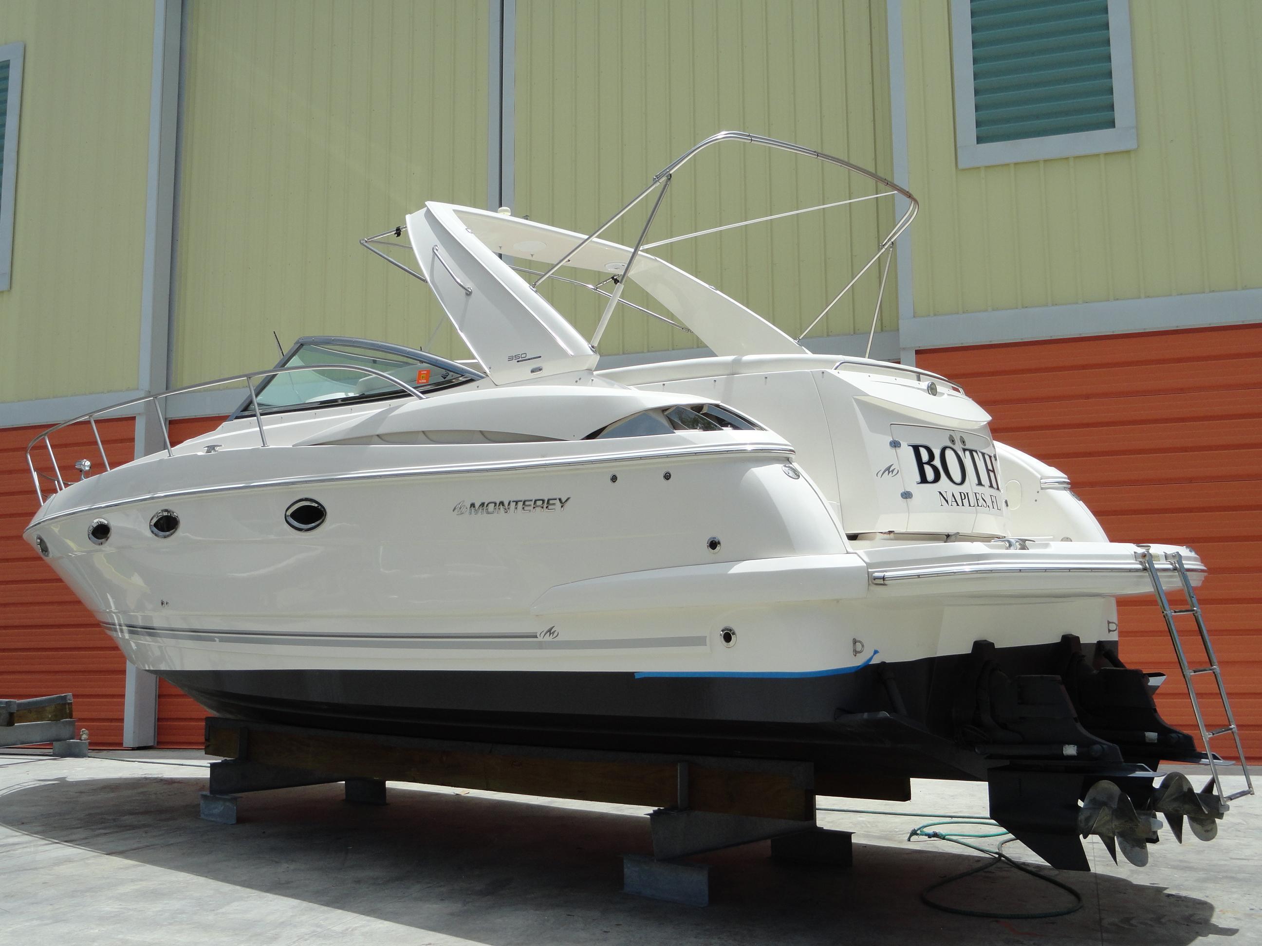 Monterey 350 Sport Yacht, Naples