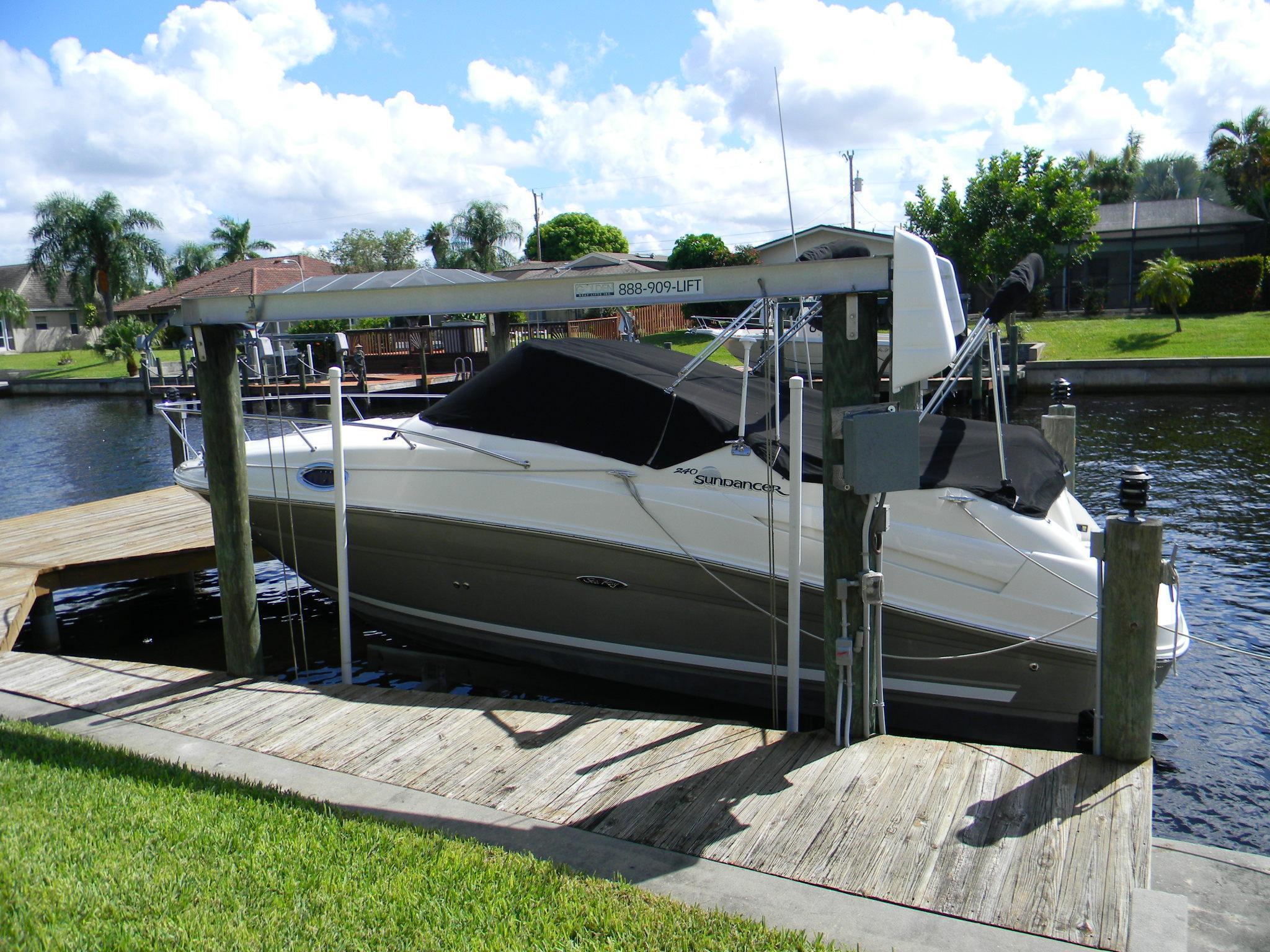 Sea Ray 240 Sundancer, CAPE CORAL