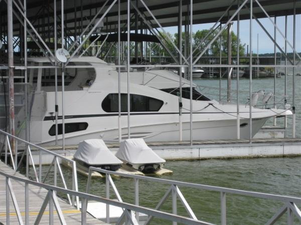 Silverton 39 Motor Yacht, Lake Lewisville