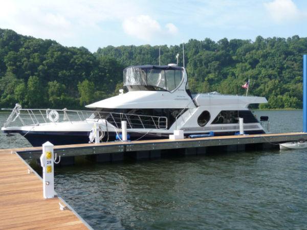Bluewater Yachts 5200 Signature Series, Pittsburgh