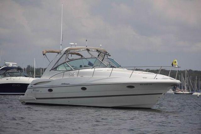 Cruisers Yachts 340 Express, North Easton