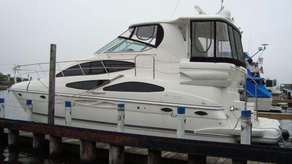 Cruisers Yachts 41 Express Motor Yacht, Patchogue