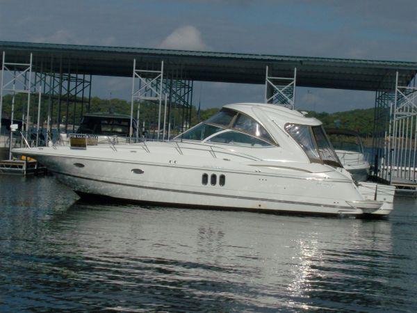 Cruisers Yachts 420 Express, Lake Ozark
