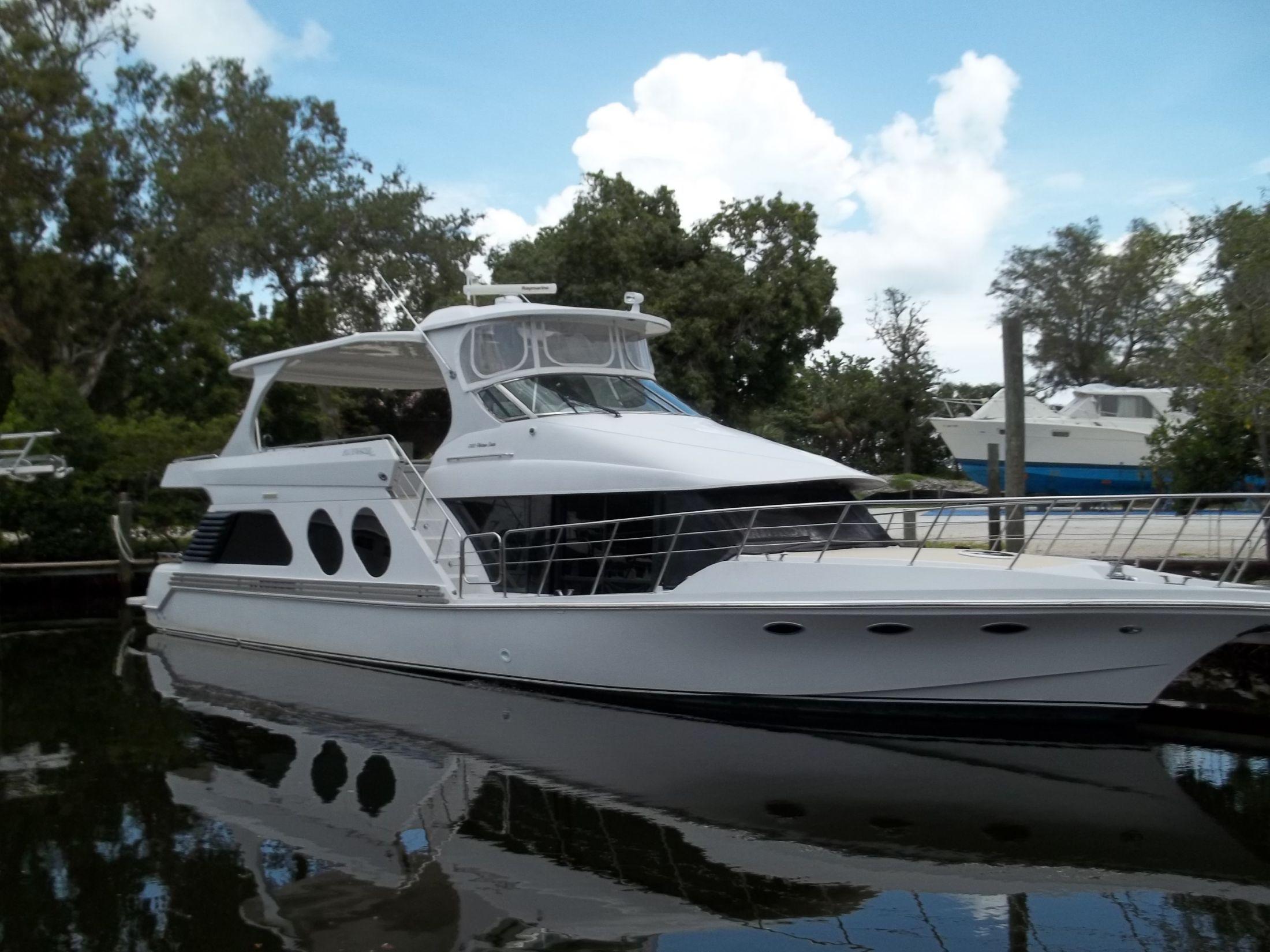 Bluewater Yachts 5900 Platinum Series, Snead Island