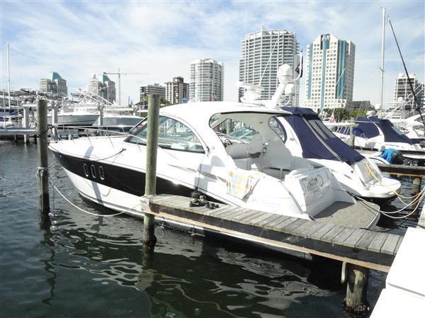 Cruisers Yachts , Miami