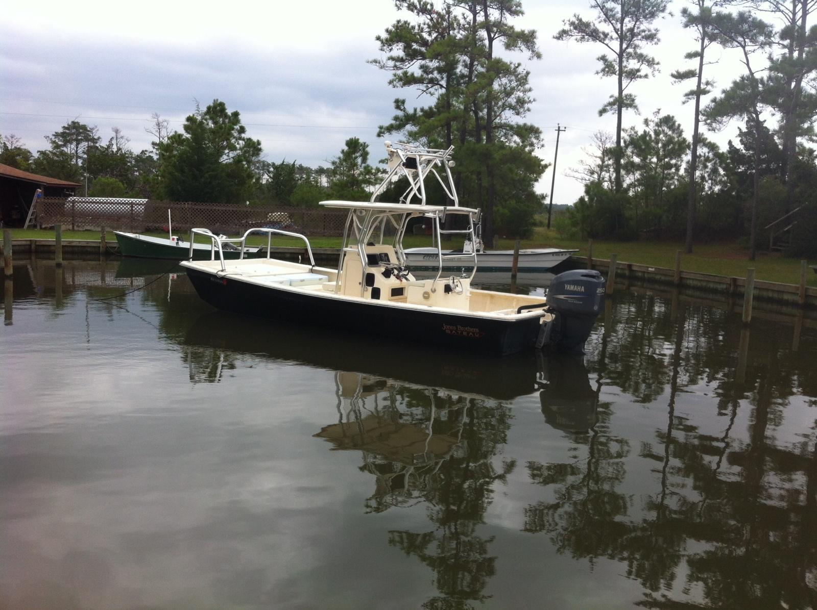 Jones Brothers 25 CC Bateau with Tunnel, Sea Level