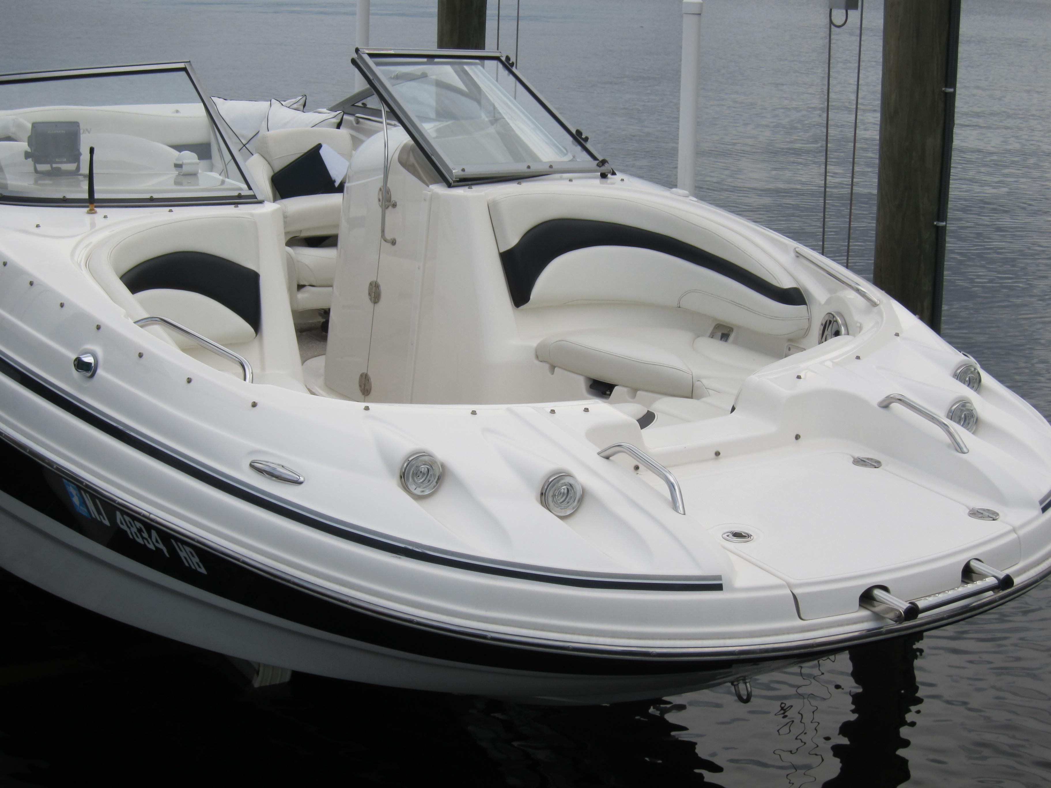 Larson 234 Escape Deck Boat, FORKED RIVER-ON SITE