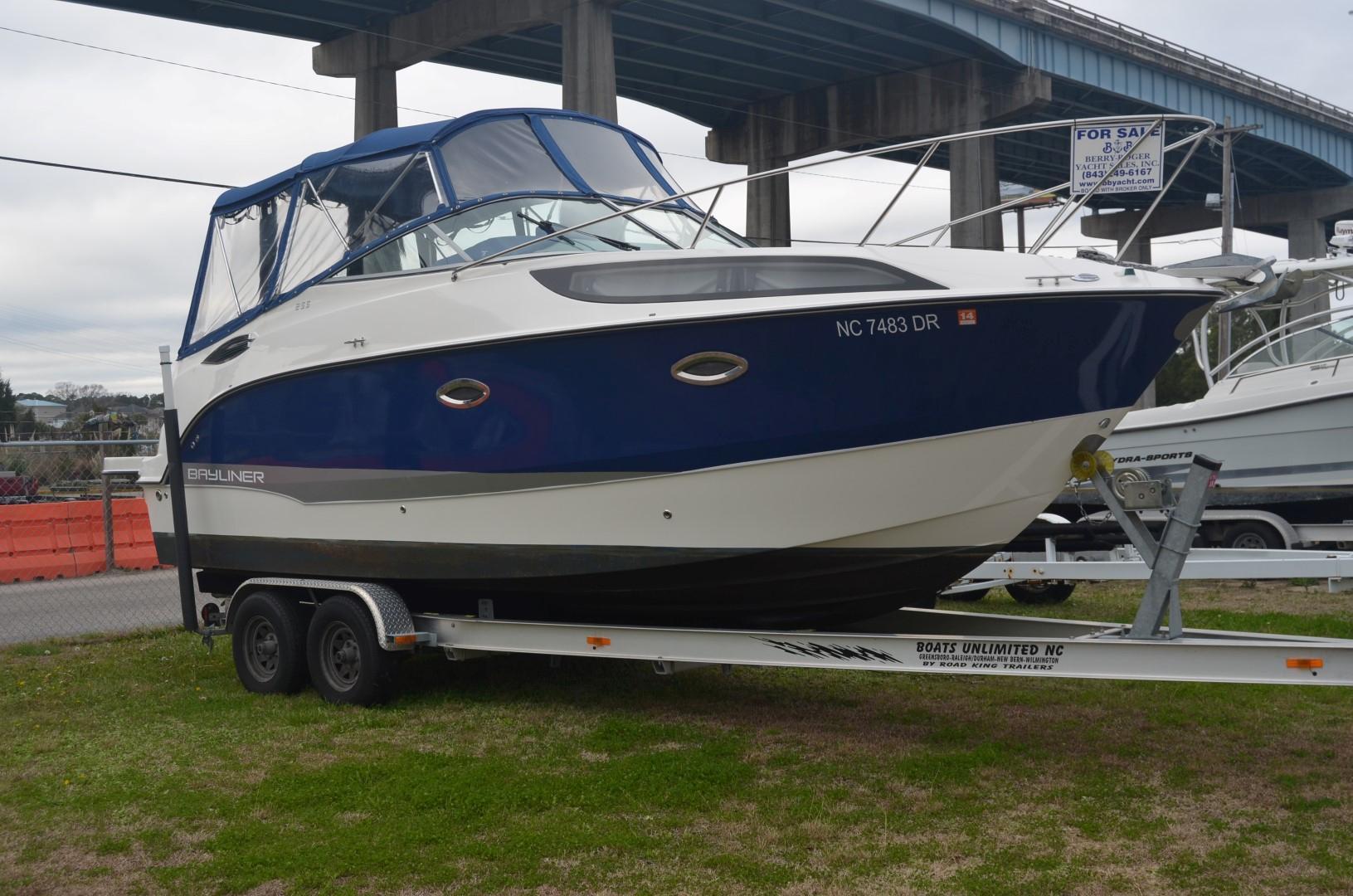 Bayliner 255 SB, North Myrtle Beach