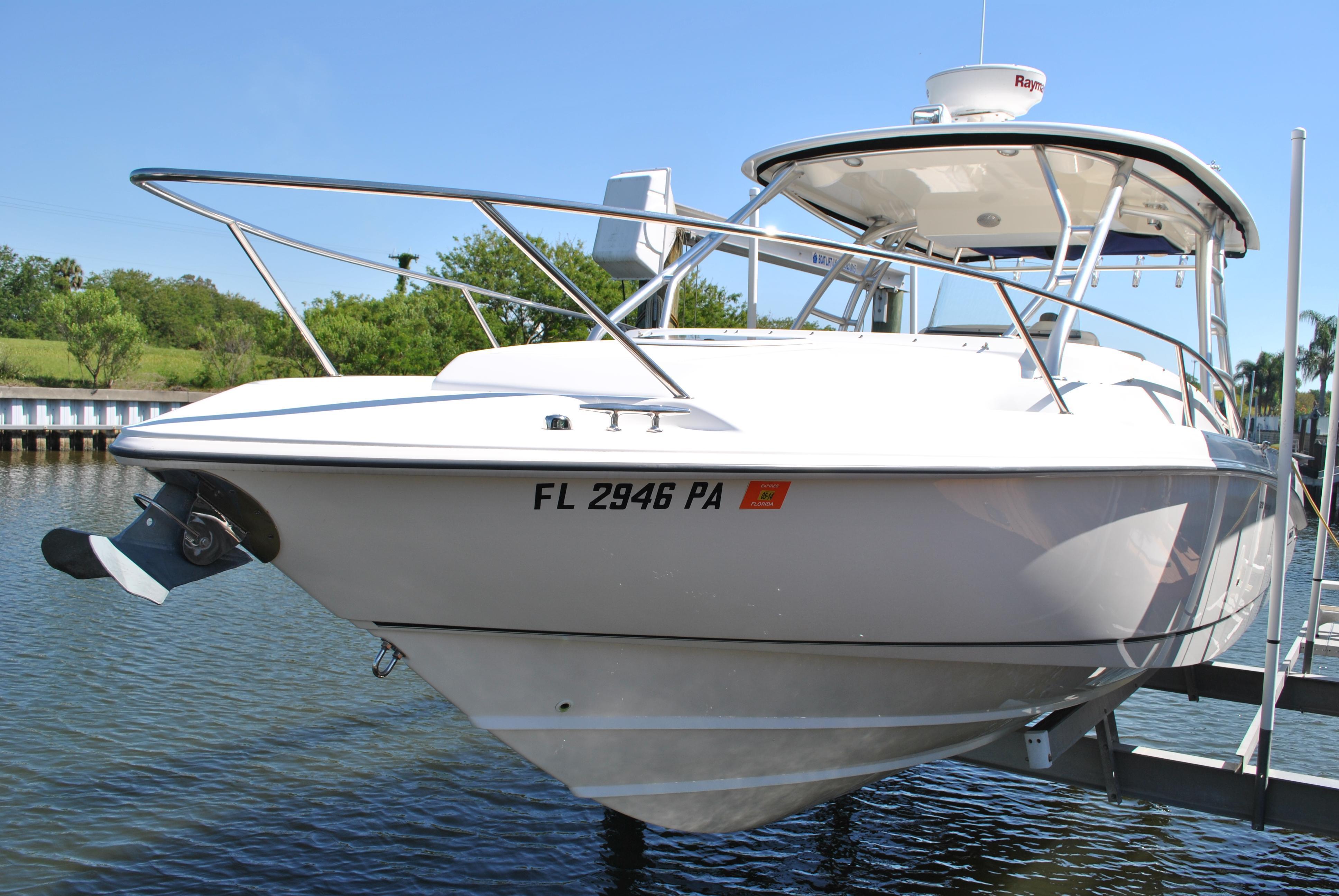 Boston Whaler 320 Outrage Cuddy Cabin, Tampa