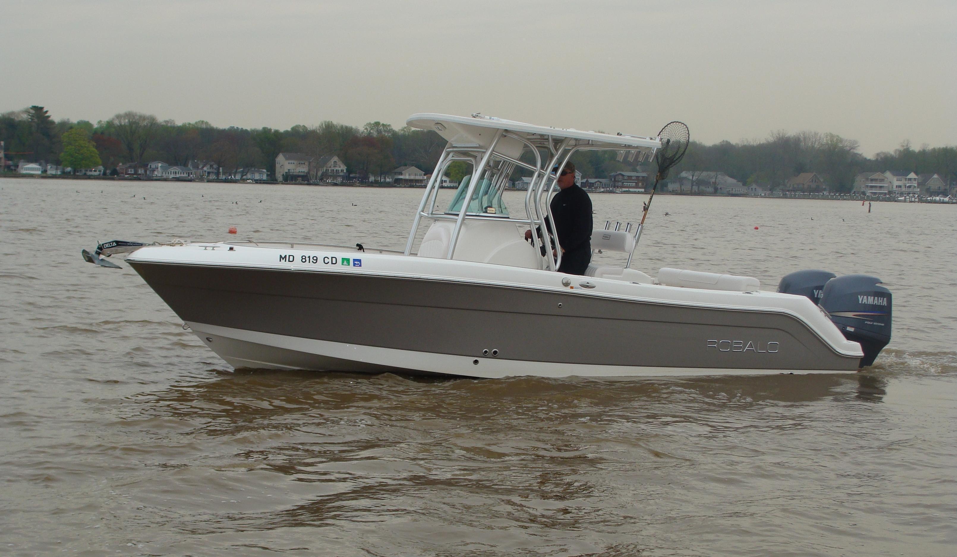 Robalo r-240, North East