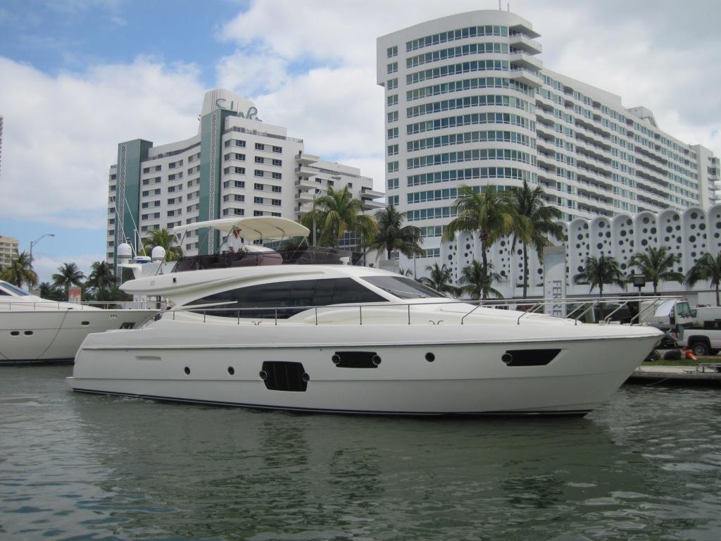 Ferretti Motoryacht, Palm Beach Gardens