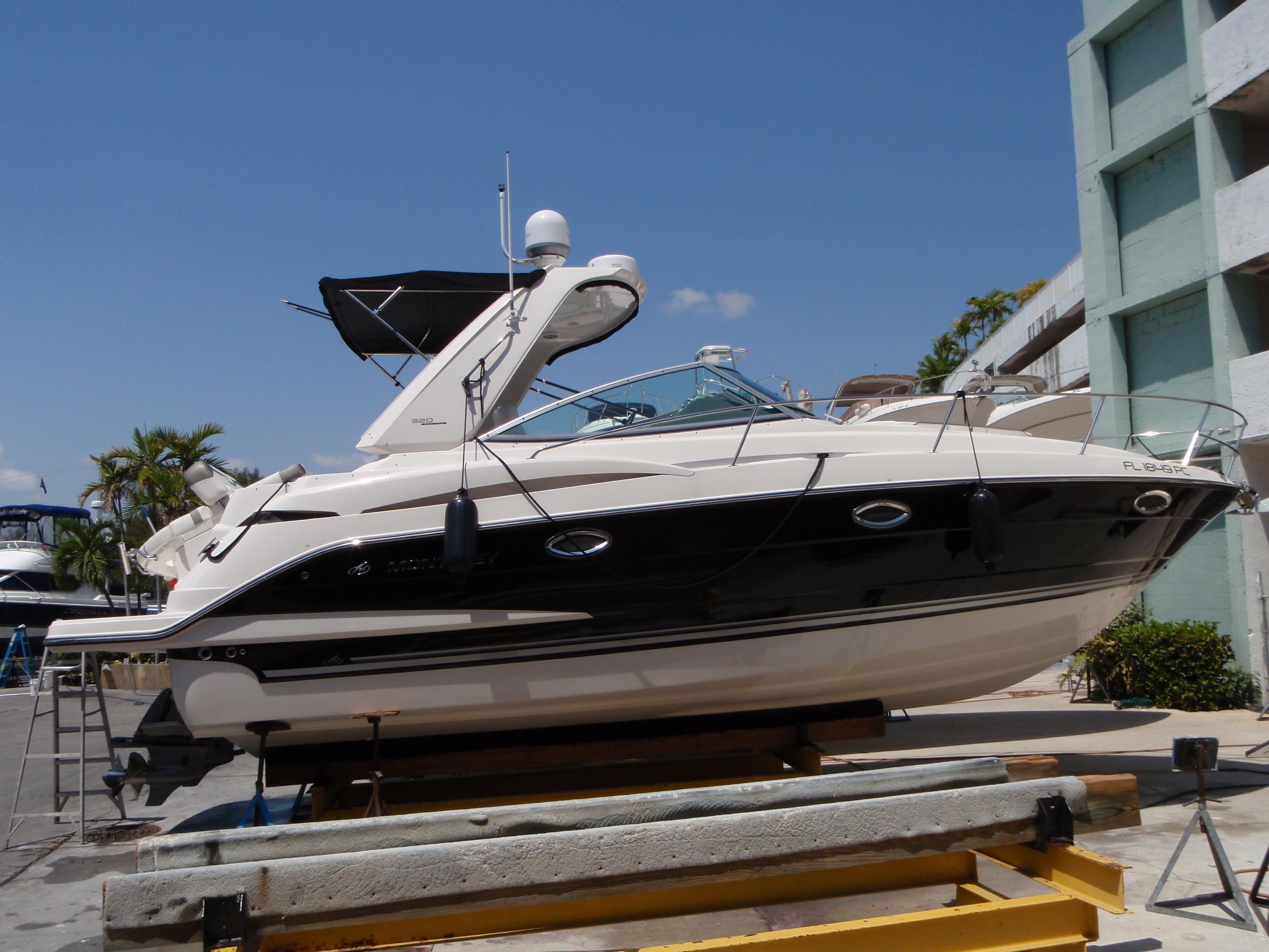 Monterey 320 Sport Yacht, North Miami