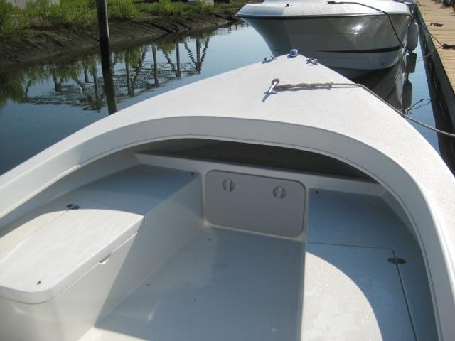 Eastern 20 Center console, Guilford