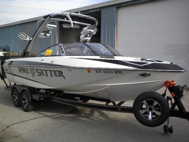 Malibu 23 LSV WAKESETTER, Louisville