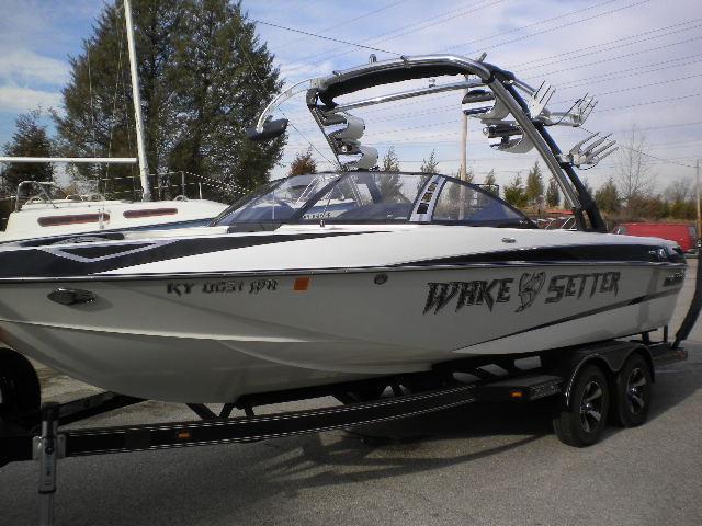 Malibu 23 LSV WAKESETTER, Louisville