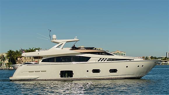 Ferretti 800, Miami Beach