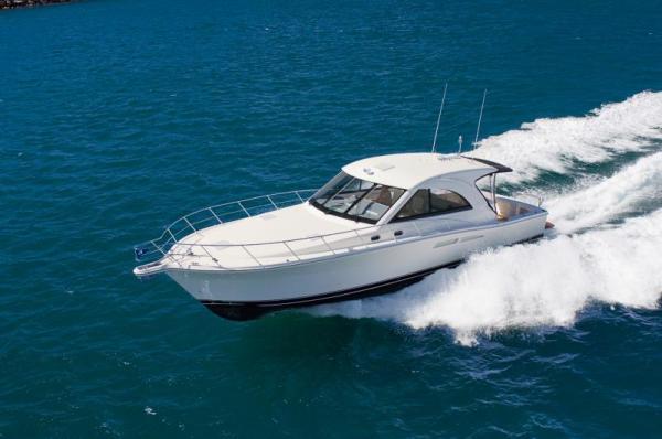 Riviera 48 Offshore Express with Hardtop, To be ordered