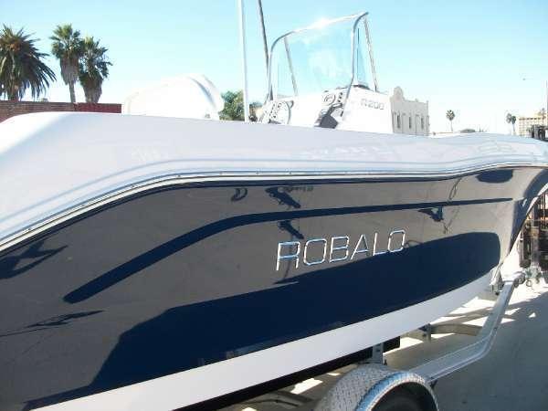 Robalo R180, Ventura