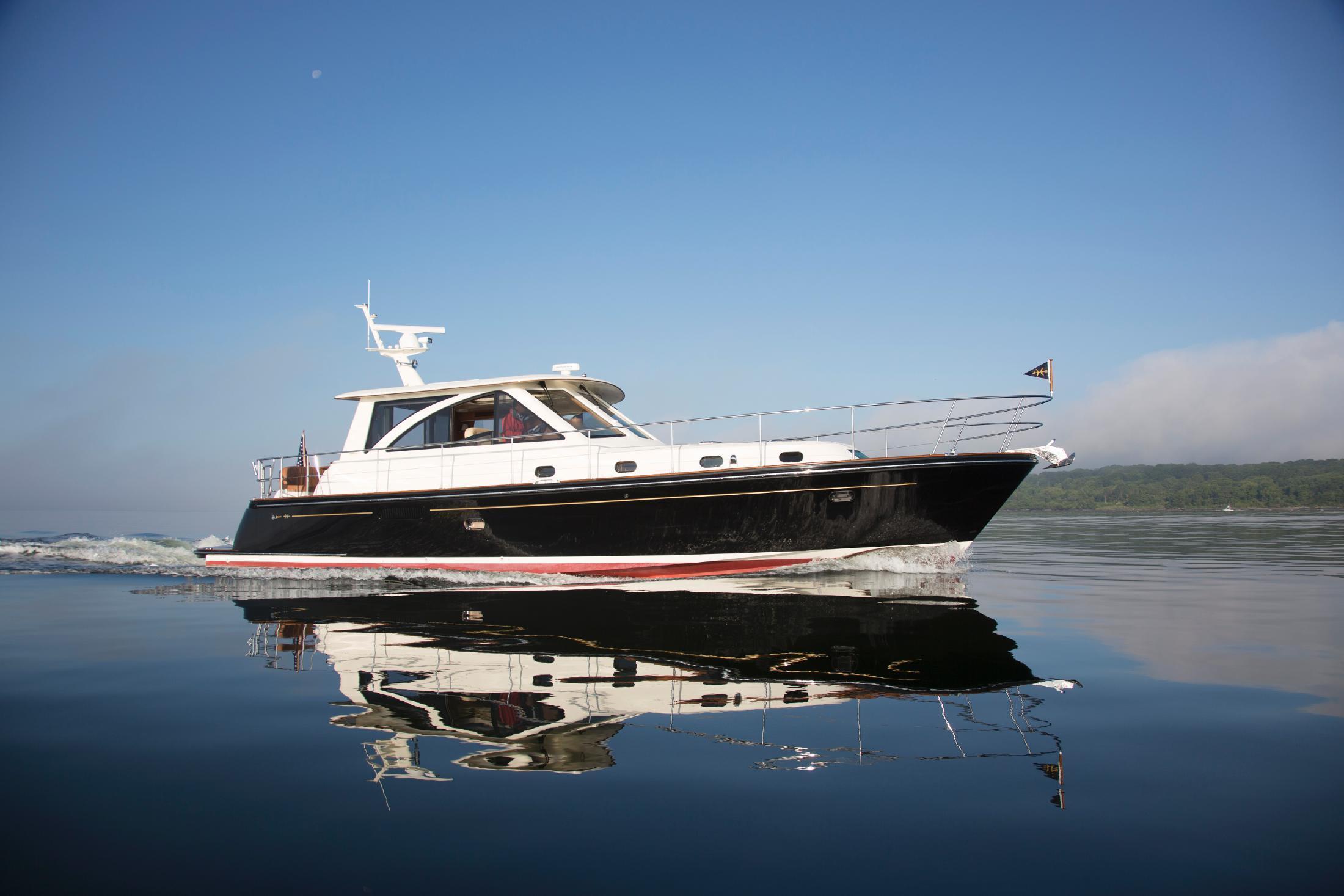 Hunt Yachts 44' Express Motor Yacht, Portsmouth