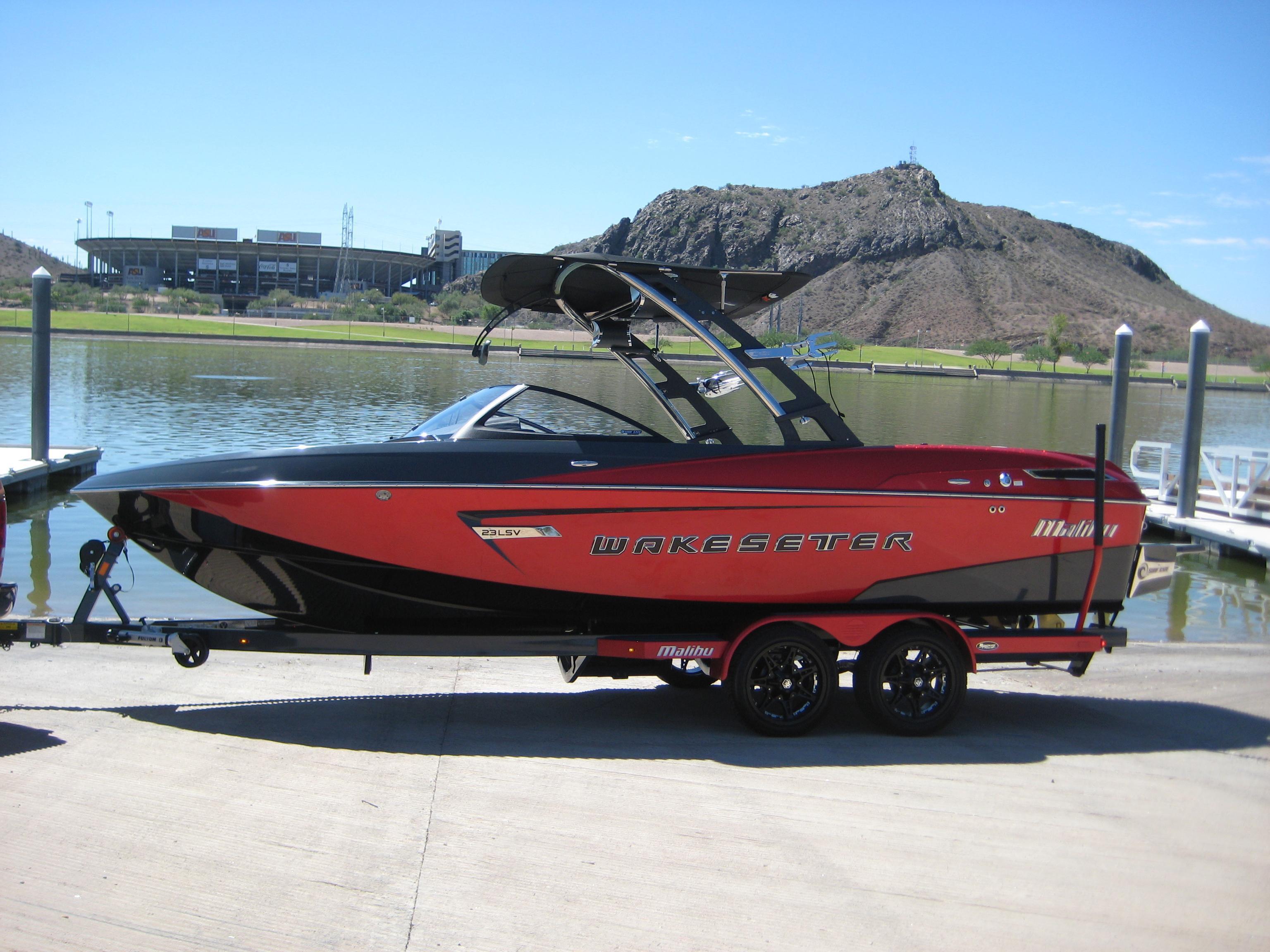 Malibu Wakesetter 23 LSV, Tempe
