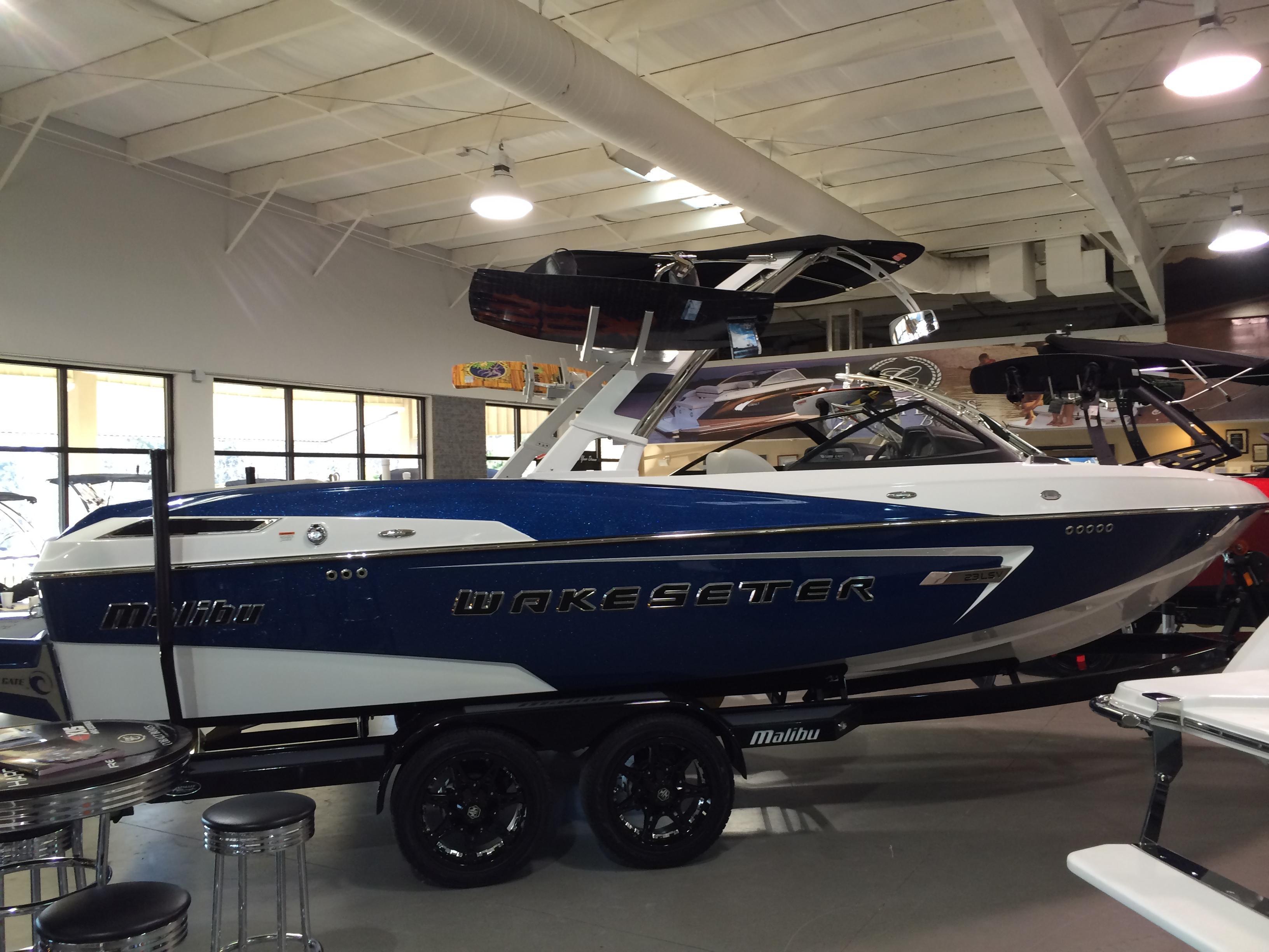 Malibu Wakesetter 23 LSV, Lake Lanier