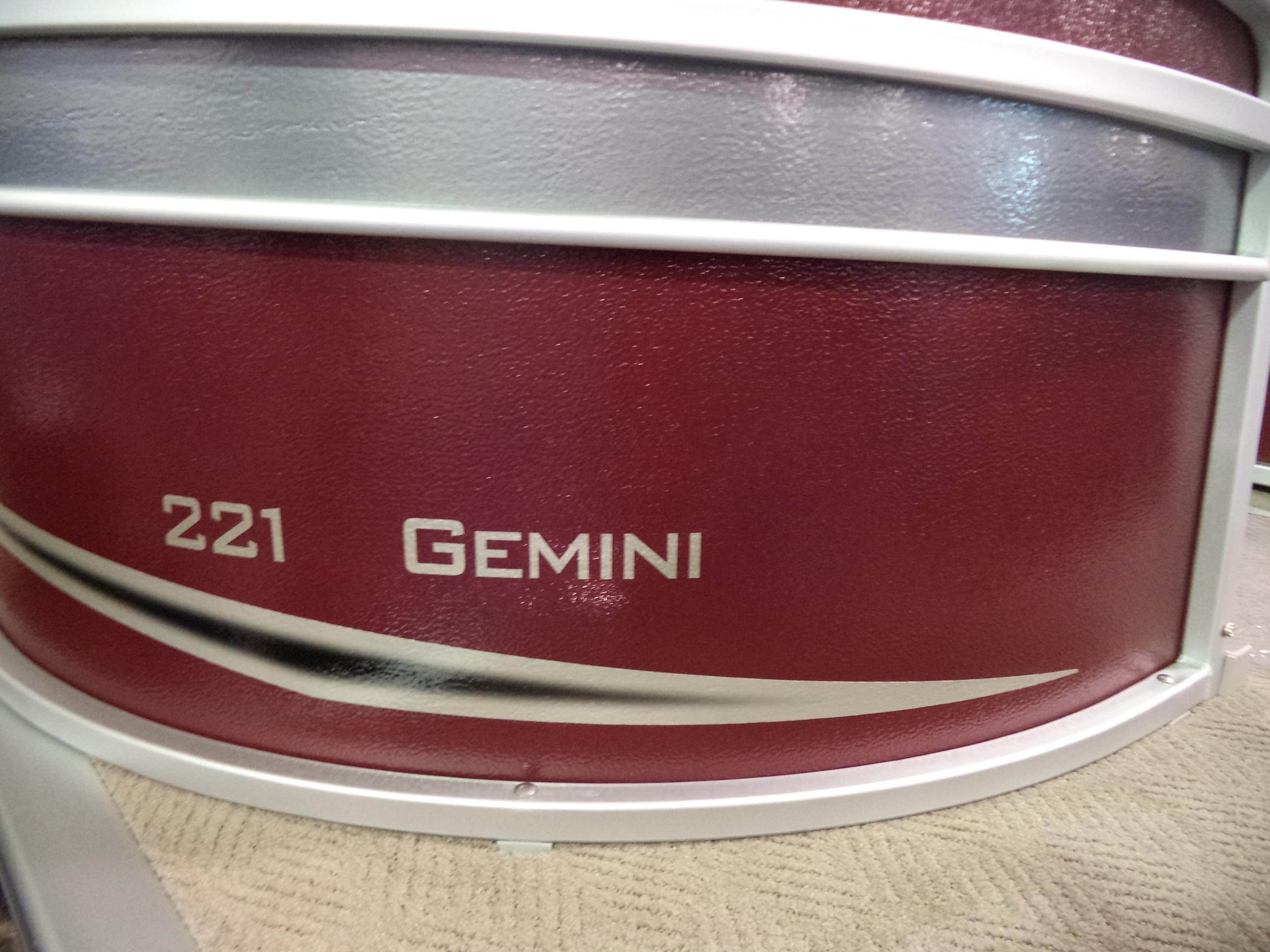 Premier 221 Gemini