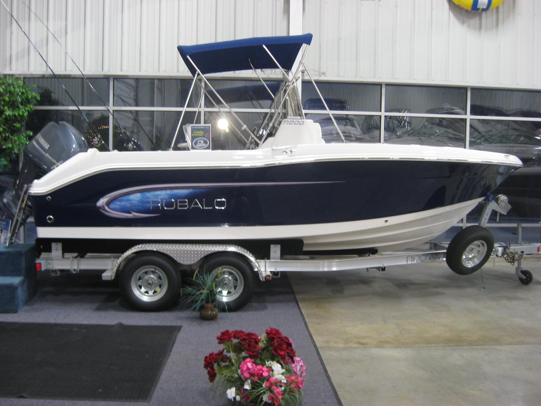 Robalo R200 Center Console, St. Joseph