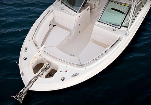 Robalo R247 Dual Console-IN STOCK, Lake Park