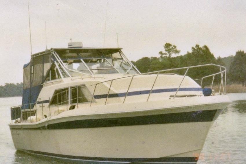 Chris Craft Catalina 381, Colonial Beach