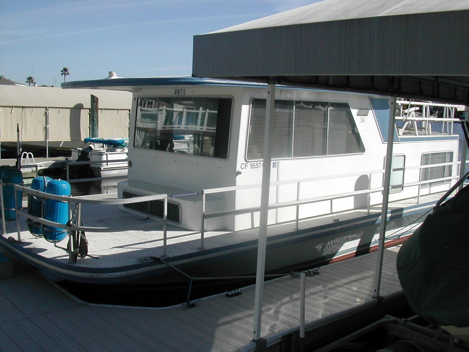 Gibson Houseboat 36, Discovery Bay