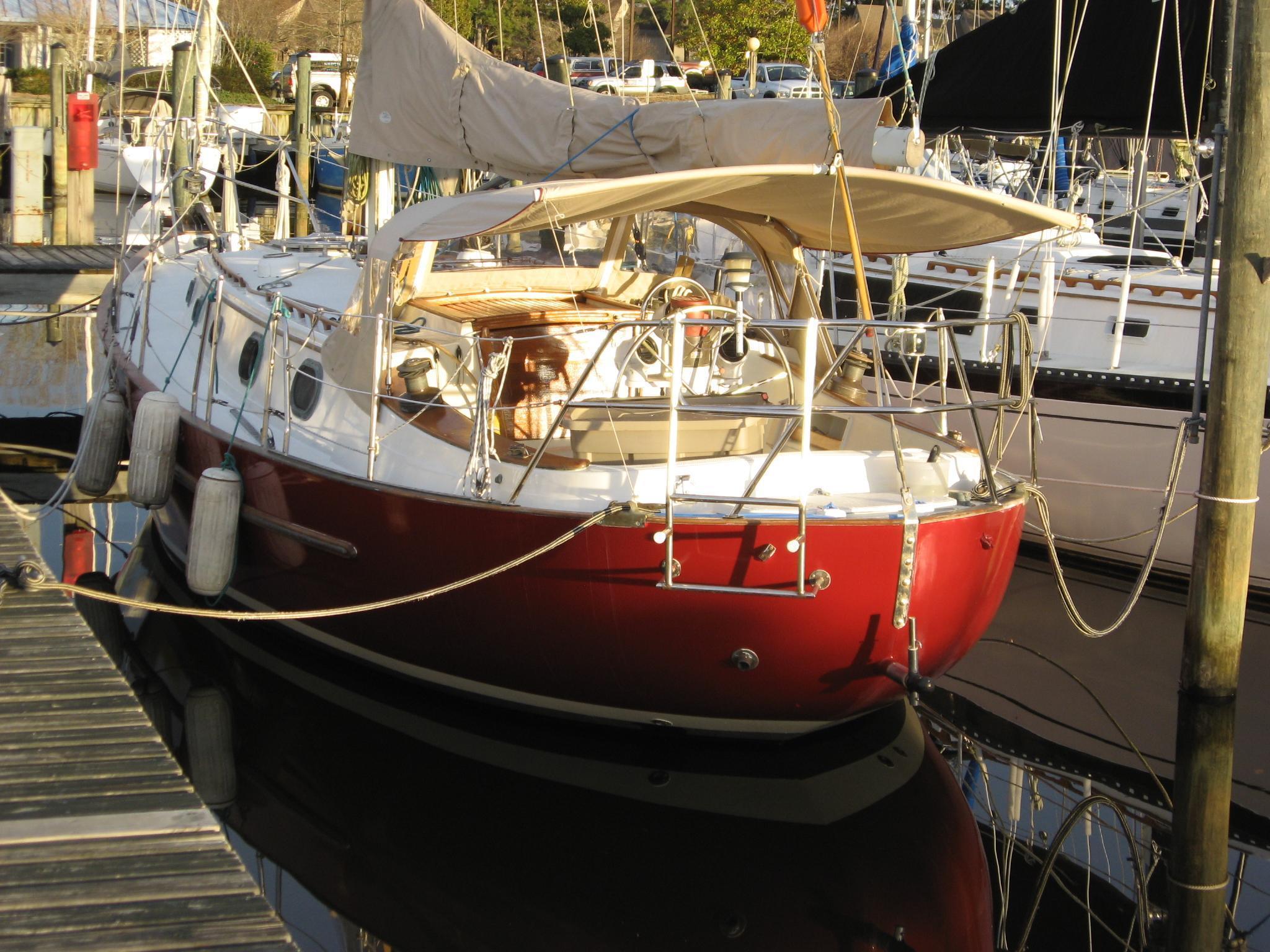 Pacific Seacraft 37, New Bern