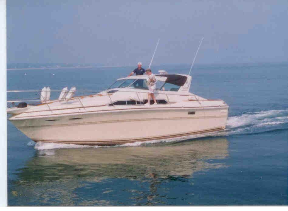 Sea Ray T-Top Express Cruiser, Quincy